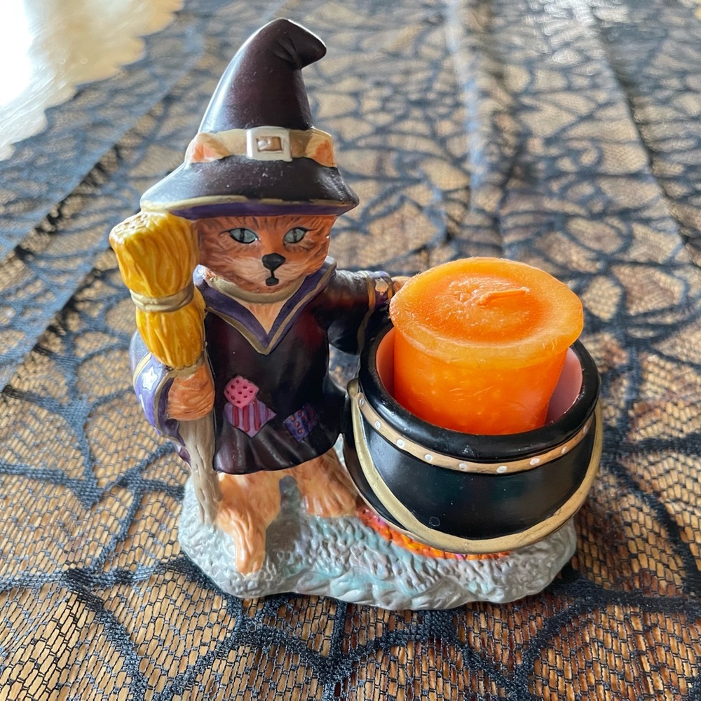 Cute witchy cat candle holder
